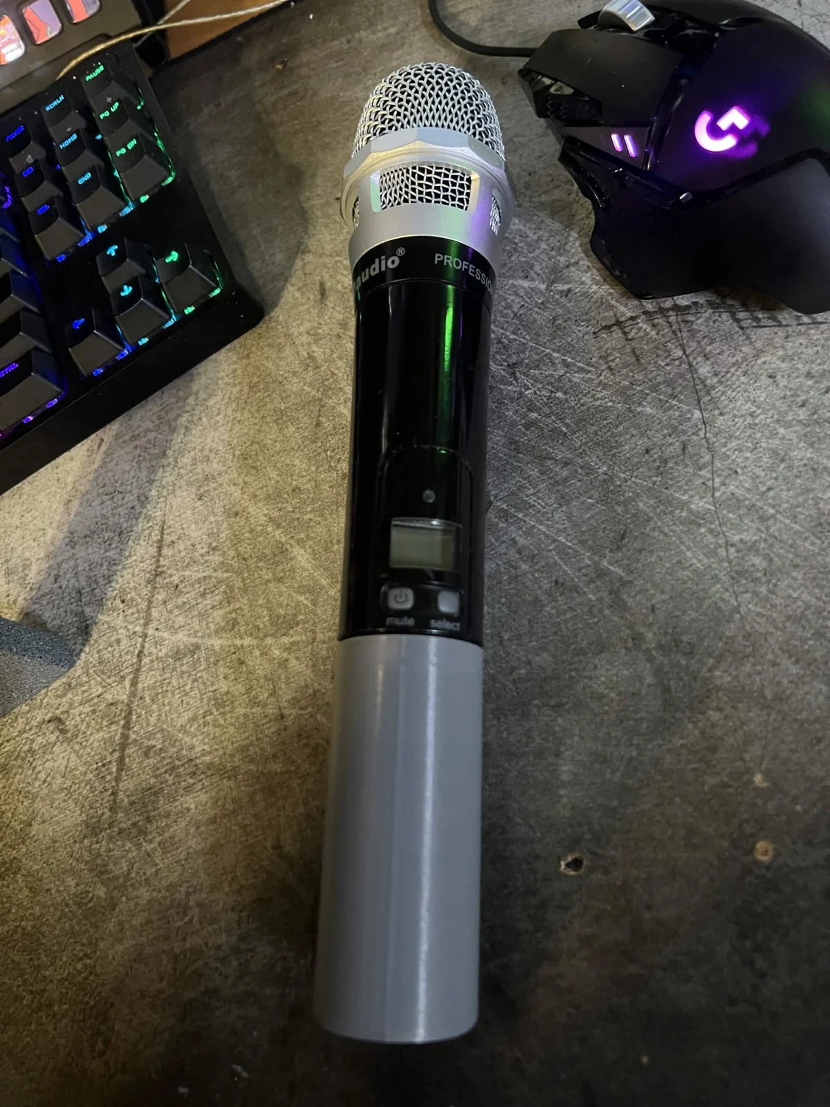 Pièce sur mesure pour microphone